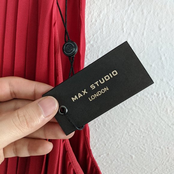 *NWT* Max Studio Red Pleated Dress (Size S) - Picture 3 of 3